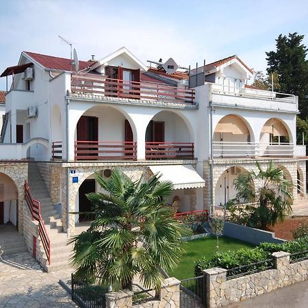 Apartment Ivan By El-Pi Tours Malinska Ngoại thất bức ảnh