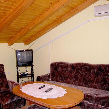 Apartment Ivan By El-Pi Tours Malinska Ngoại thất bức ảnh